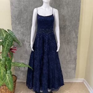 TLC Say Yes to the Prom Dress Princess Junior Size 11 lace & sequins full skirt